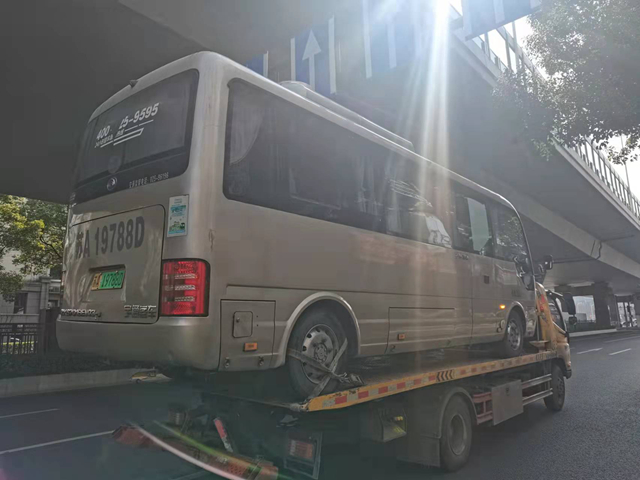 南京车被卡住了怎么办救援