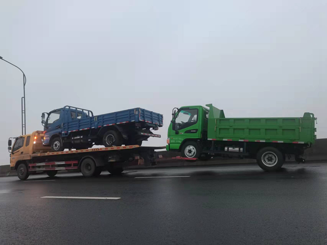 南京高速道路救援拖车