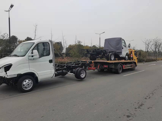 南京救援拖车服务